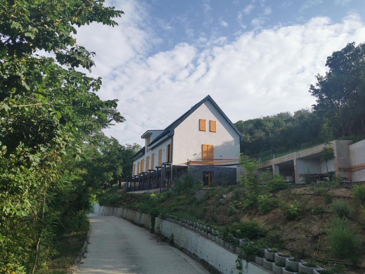 Illaberek Vendeghaz Hotel Sukoro Exterior photo